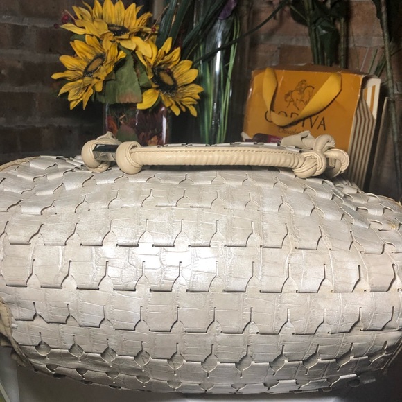 Galian Shoulder Bag - Picture 5 of 8